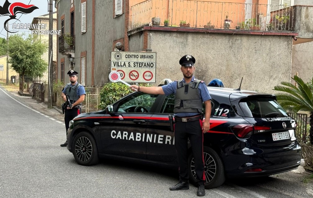 Tenta di fuggire all’alt dei Carabinieri, arrestato spacciatore