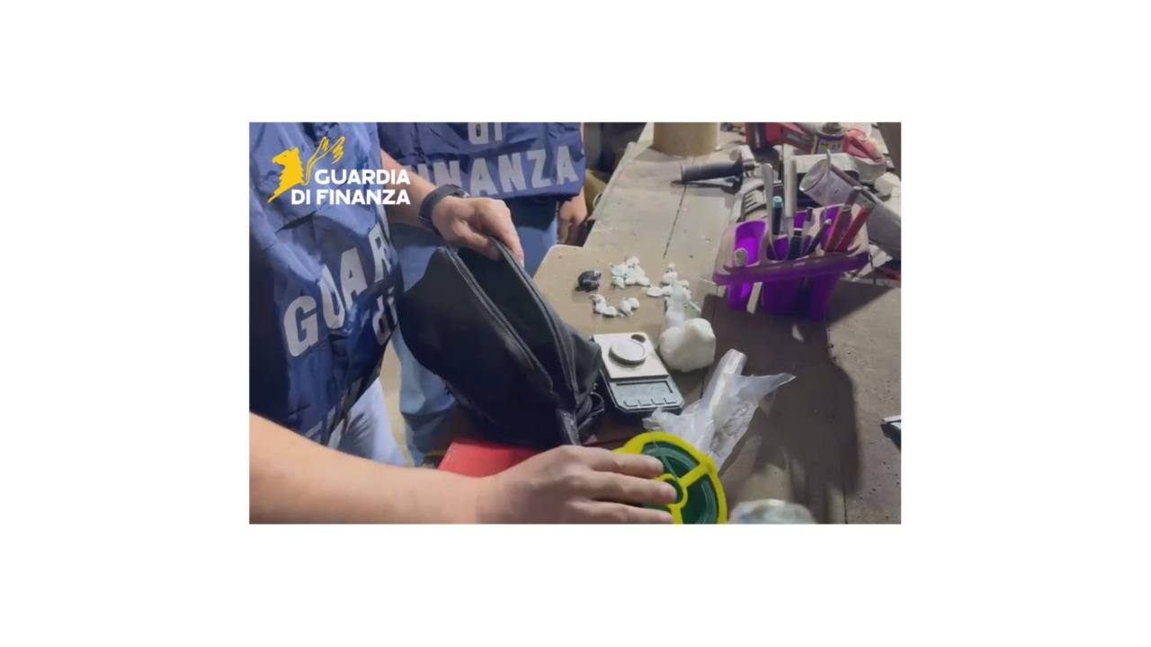 Cocaina nascosta in falegnameria: arrestato un commerciante di 55 anni