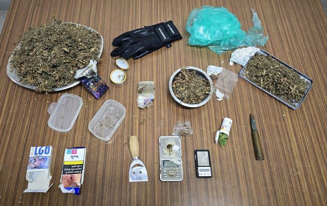 Sorpreso con oltre 400 grammi di hashish e marijuana, arrestato un 52enne