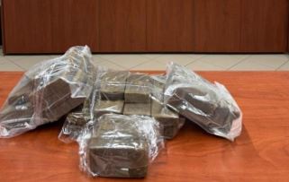 Fermato con 4 chili di hashish nel bagagliaio, arrestato