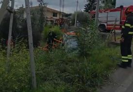 Accusa un malore alla guida dell’auto, finisce nel canale e muore. La vittima è Alessandro Coppotelli