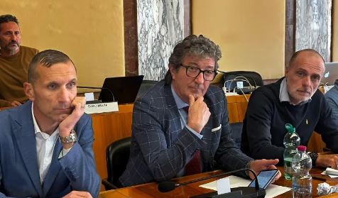 ULTIM’ORA: Comune, Forza Italia fa sul serio: “Dimissioni di Anzalone, Furlanetto e Cosentino”