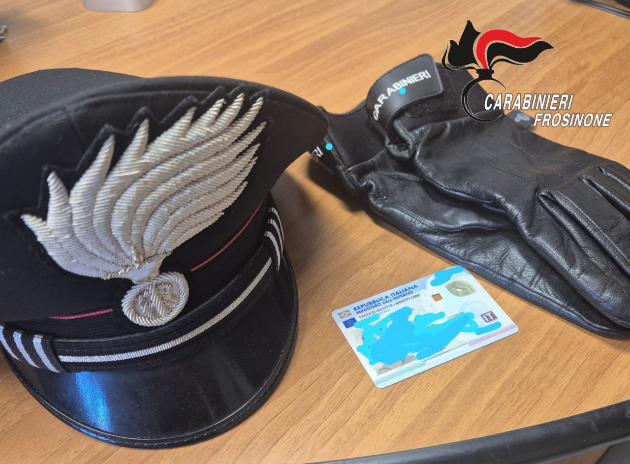 Sequestrata Carta d’Identità Elettronica manomessa, scattano una denuncia e 4 fogli di via