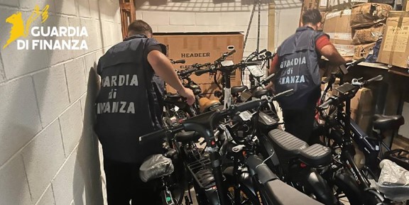 Sequestrati oltre 4,6 milioni di prodotti di contrabbando