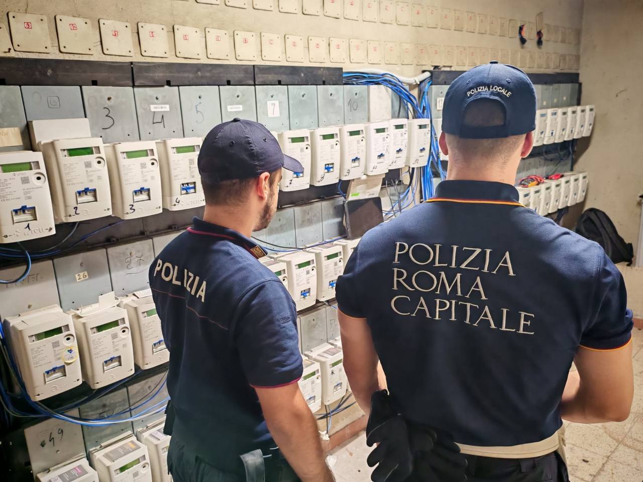 Liberato immobile INPS occupato in viale Marconi: due denunciati e sequestrati tre cani