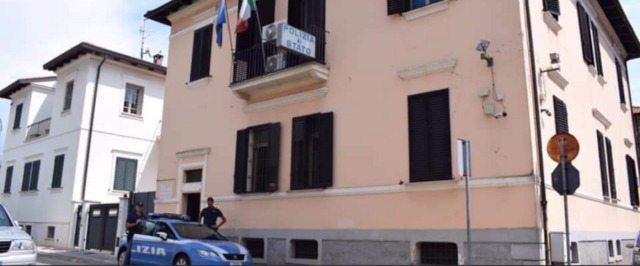 Incendio in uno stabile abbandonato, salvati due clochard