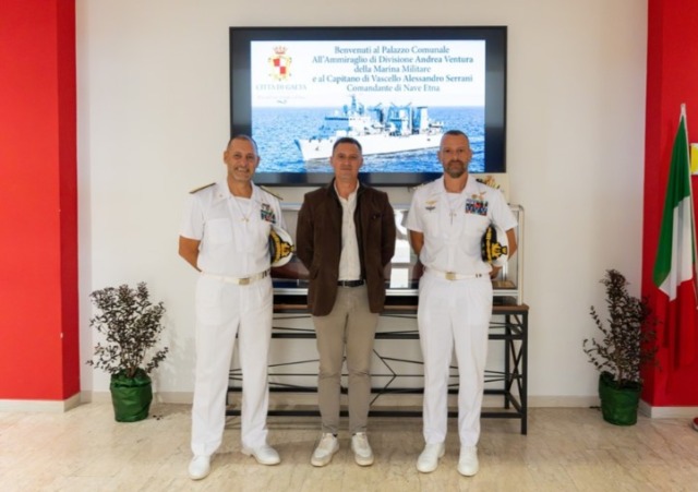 Il Sindaco Leccese ha ricevuto al Palazzo Comunale l’Ammiraglio Ventura
