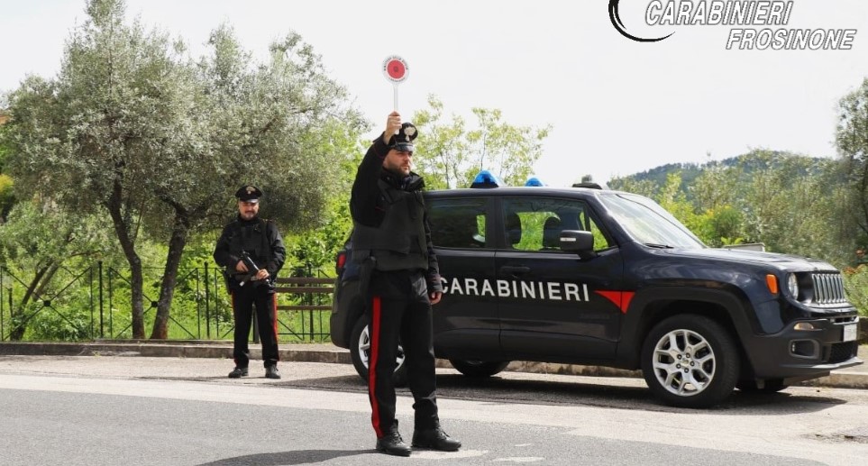 Ai domiciliari per droga continua a spacciare, arrestato