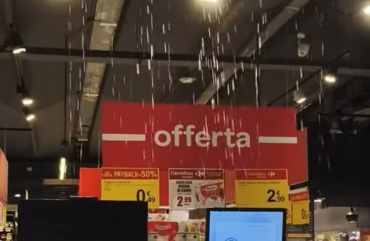 Bomba d’acqua su Latina, pioggia, fulmini e allagamenti