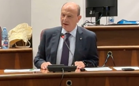 Comune, salta ancora l’elezione del presidente del consiglio comunale. Il sindaco Mastrangeli si appella al “senso di responsabilità di tutti” / VIDEO / L’INTERVISTA