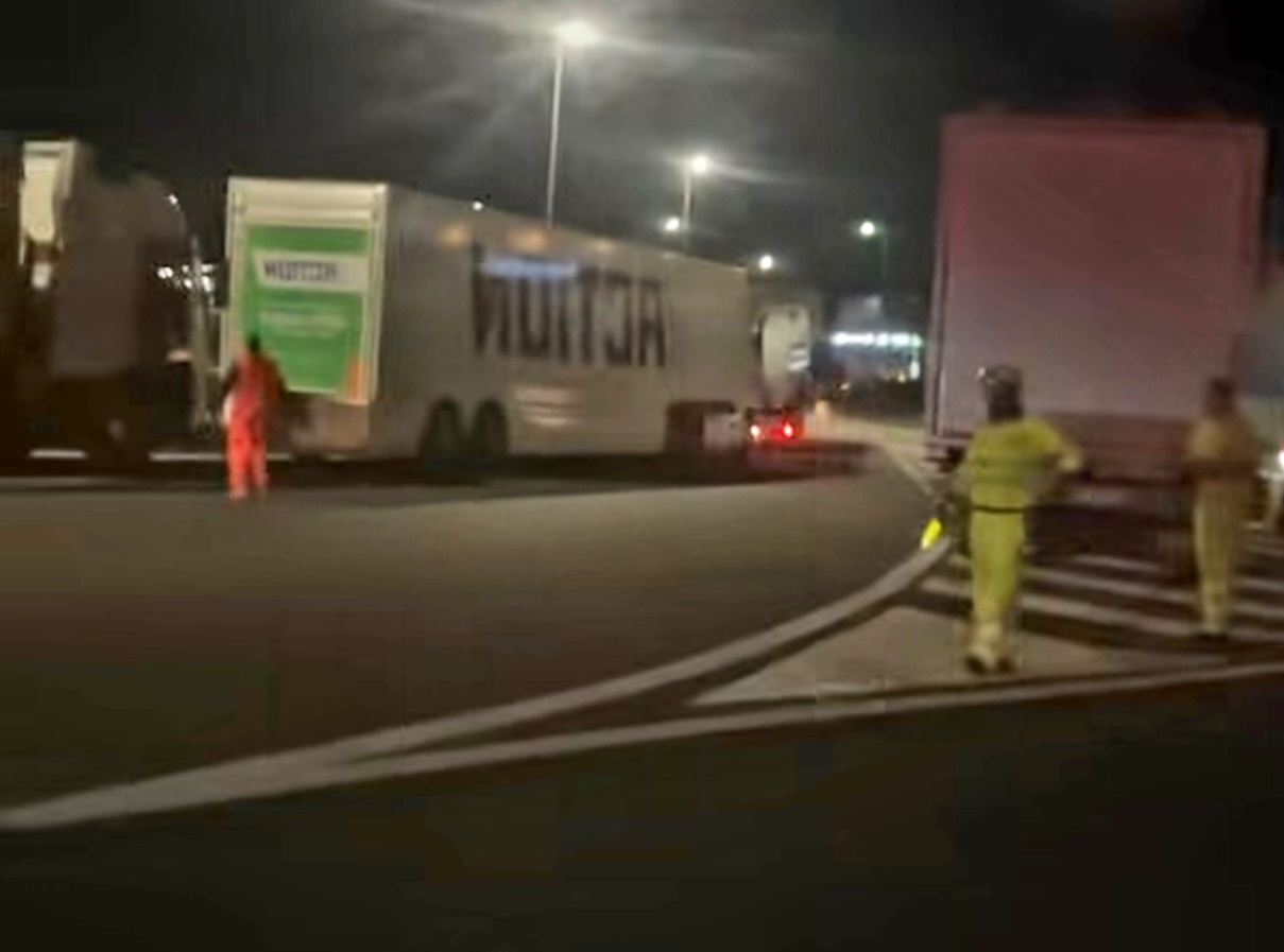 La protesta dei Tir si allarga, code anche a Formia ed Anagni. Blocchi e scaffali vuoti