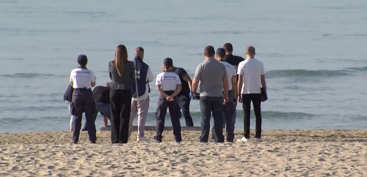 Rinvenuto il cadavere di una donna in spiaggia. Domani l’autopsia
