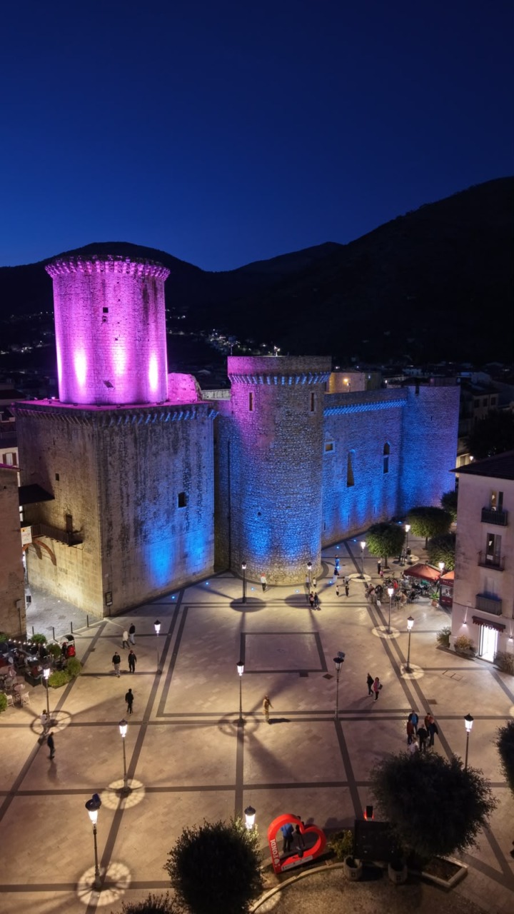 Giornata Mondiale della Consapevolezza sul lutto perinatale: il Castello si colora di rosa e di azzurro