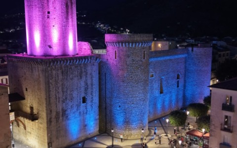 Giornata Mondiale della Consapevolezza sul lutto perinatale: il Castello si colora di rosa e di azzurro