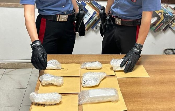 Trovato con oltre un chilo di cocaina, arrestato un 56enne