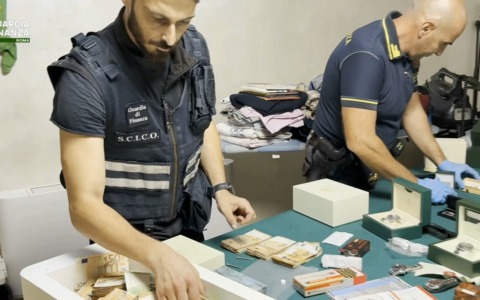 Fatture false e crediti fiscali inesistenti, sequestri per oltre 4,5 milioni