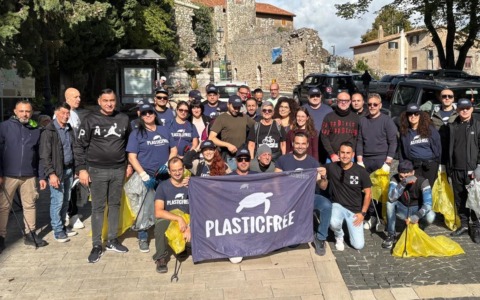 Raccolti circa 300 chili di rifiuti con Plastic Free e 21 detenuti di Frosinone